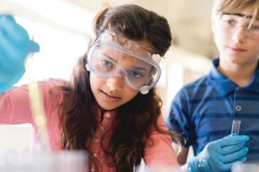 Kids with science experiment