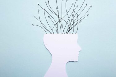 Illustration of head with arrows