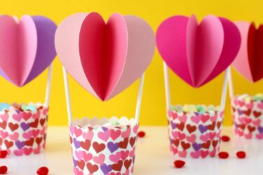 Paper hearts craft