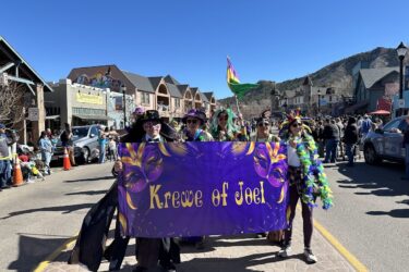 manitou springs carnivale parade